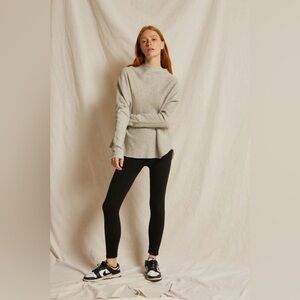 THE PERFECT WHITE TEE Heather Gray Morrison Fleece Mockneck Sweatshirt, Size XS